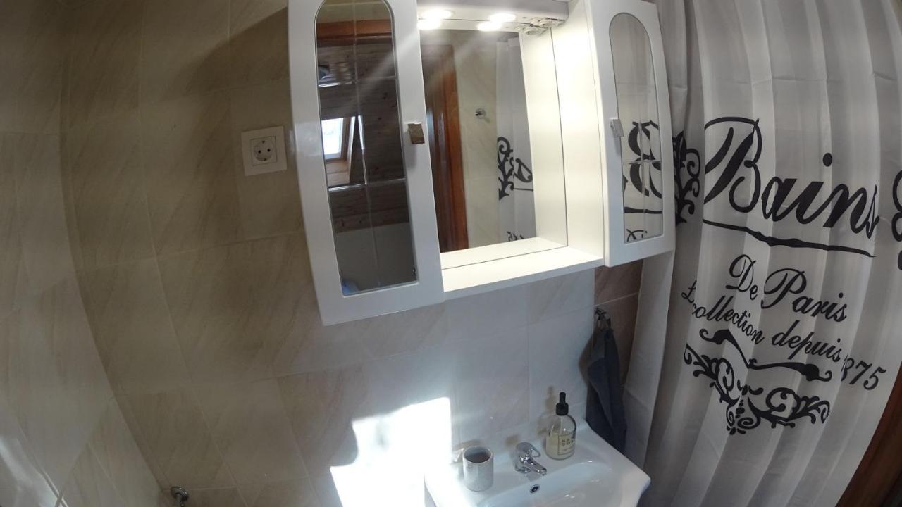 Black & White Apartments - White Έγκερ Εξωτερικό φωτογραφία