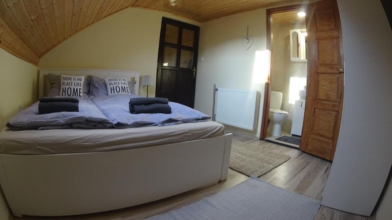 Black & White Apartments - White Έγκερ Εξωτερικό φωτογραφία